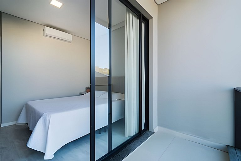 Triplex c/piscina em Bombinhas