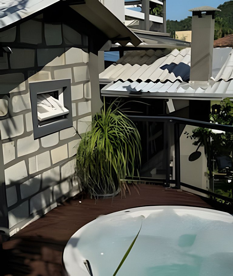 Casa c/Jacuzzi a 50m da praia