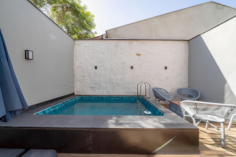 Triplex c/piscina em Bombinhas